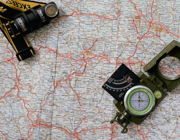 Mapa s kompasem — katastrální mapa